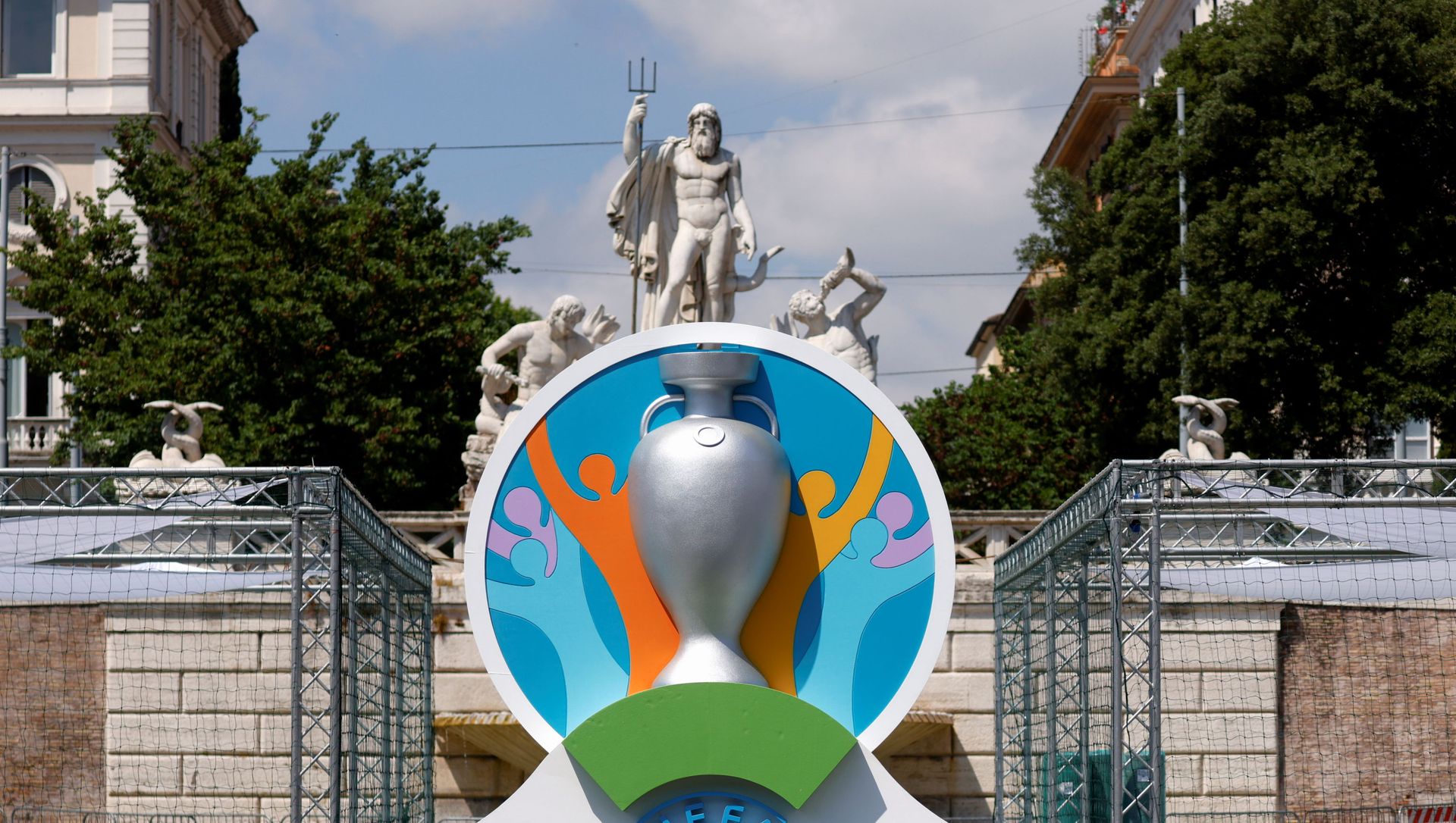 The logo of UEFA Euro 2020 is seen at the fan zone at Piazza del Popolo in Rome, Italy, June 7, 2021 The logo of UEFA Euro 2020 is seen at the fan zone at Piazza del Popolo in Rome, Italy, June 7, 2021 - Sputnik International, 1920, 24.06.2021