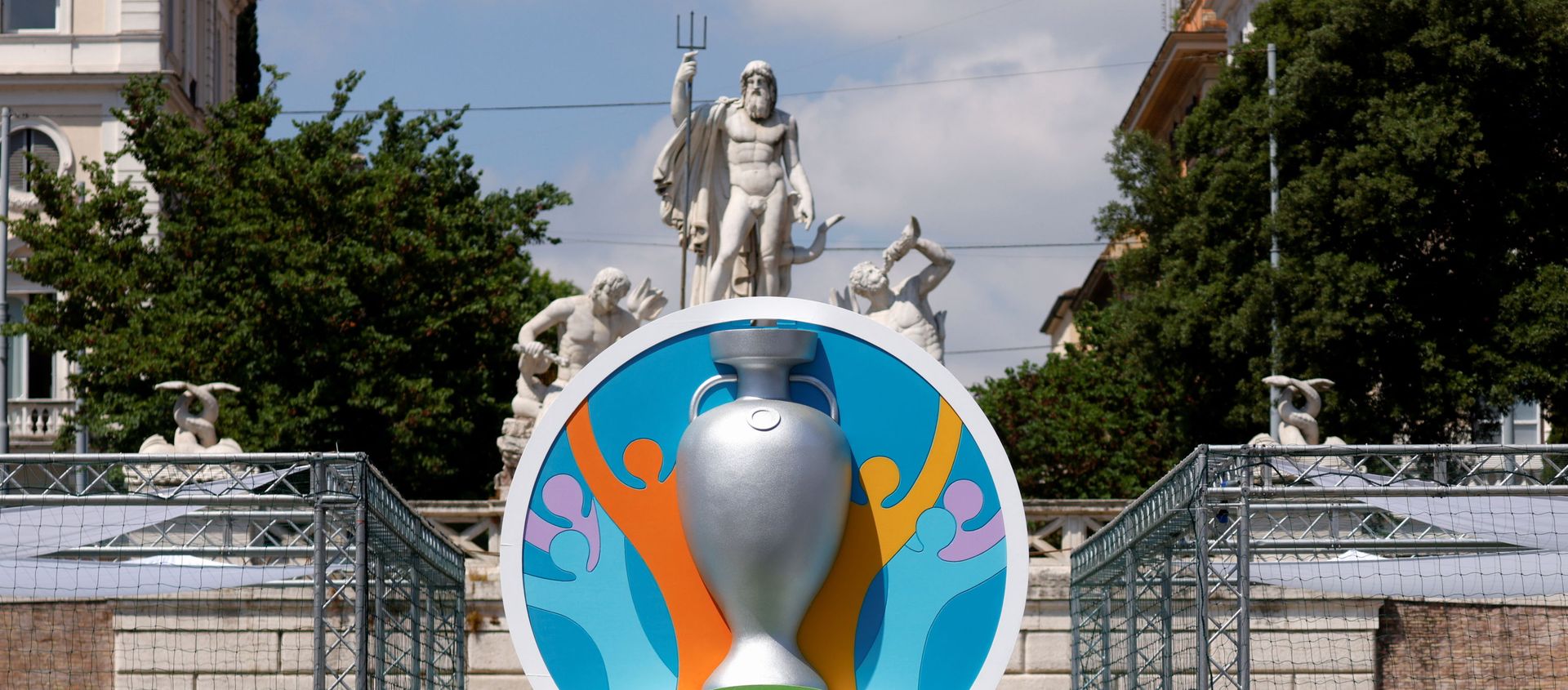 The logo of UEFA Euro 2020 is seen at the fan zone at Piazza del Popolo in Rome, Italy, June 7, 2021 The logo of UEFA Euro 2020 is seen at the fan zone at Piazza del Popolo in Rome, Italy, June 7, 2021 - Sputnik International, 1920, 26.06.2021
