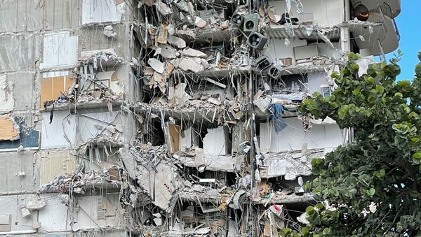 A building that partially collapsed is seen in Miami Beach, Florida, U.S., June 24, 2021. - Sputnik International