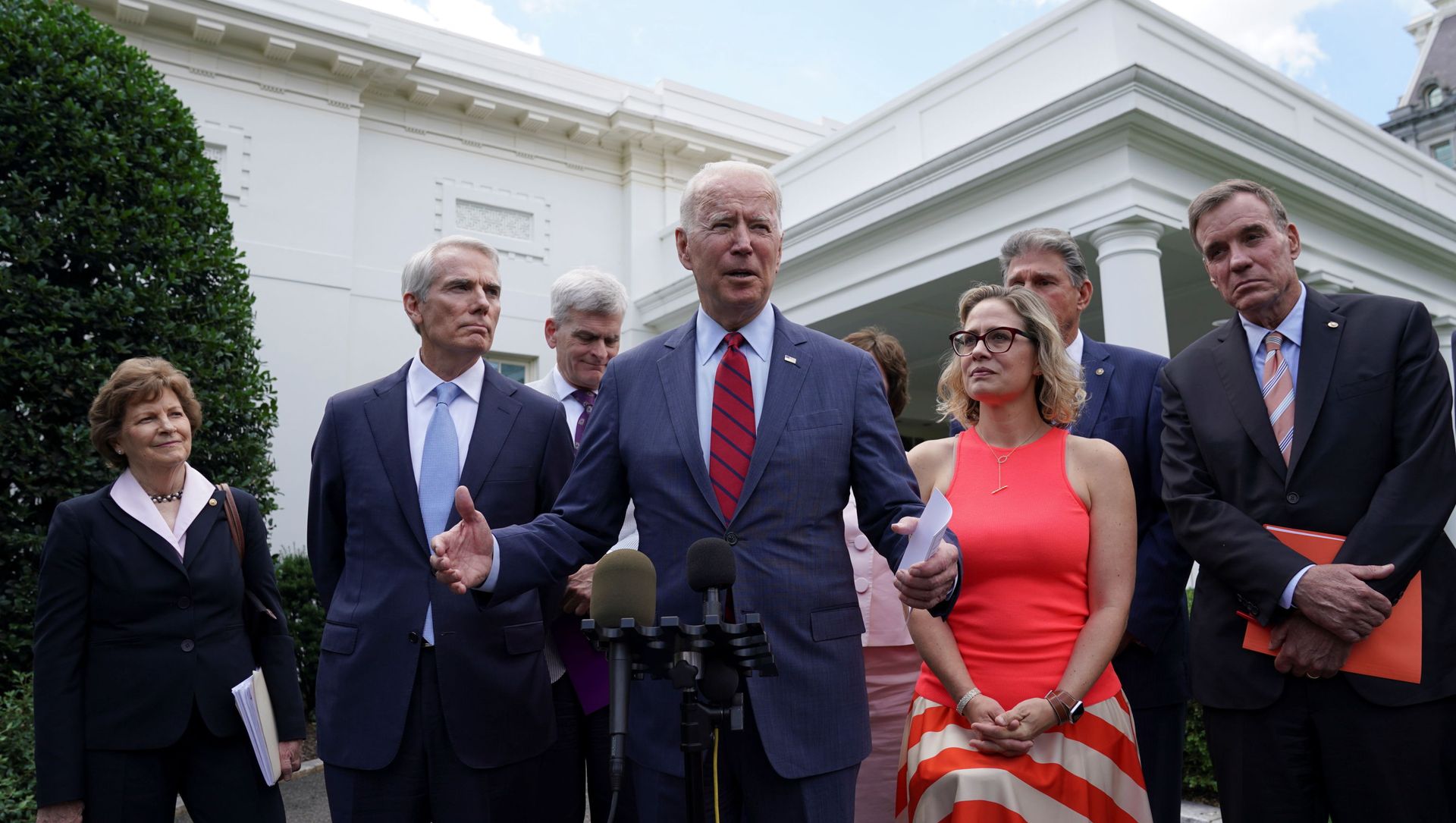 U.S. President Joe Biden speaks following a bipartisan meeting with U.S. senators about the proposed framework for the infrastructure bill, at the White House in Washington, U.S., June 24, 2021. U.S. President Joe Biden speaks following a bipartisan meeting with U.S. senators about the proposed framework for the infrastructure bill, at the White House in Washington, U.S., June 24, 2021. - Sputnik International, 1920, 24.06.2021