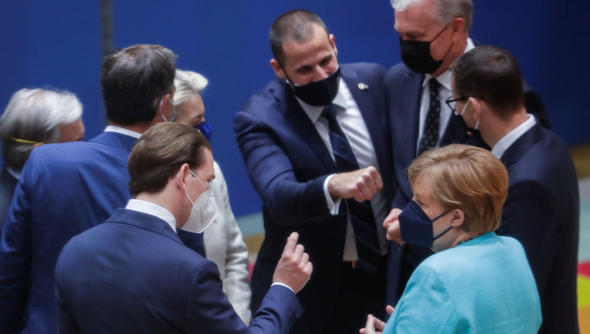 Austrian Chancellor Sebastian Kurz and German Chancellor Angela Merkel talk at the start of the European Union leaders meeting in Brussels, Belgium, June 24, 2021. Austrian Chancellor Sebastian Kurz and German Chancellor Angela Merkel talk at the start of the European Union leaders meeting in Brussels, Belgium, June 24, 2021. - Sputnik International, 1920, 25.06.2021