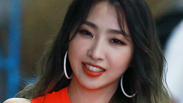 Minzy leaving a Video Star recording on June 5, 2020. - Sputnik International