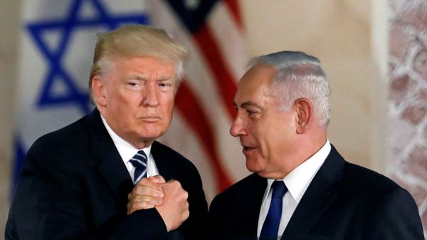 U.S. President Donald Trump and Israeli Prime Minister Benjamin Netanyahu shake hands after Trump's address at the Israel Museum in Jerusalem May 23, 2017. - Sputnik International