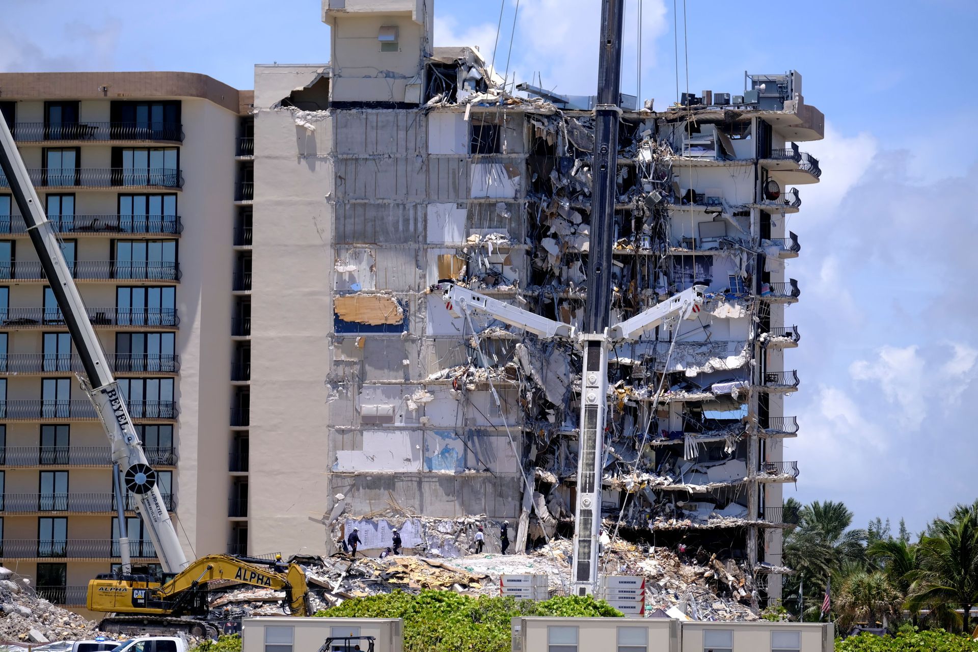 Florida Condo Collapse: Residents of Sister Buildings Alarmed as Experts Find No Cause for Concern - Sputnik International, 1920, 29.06.2021