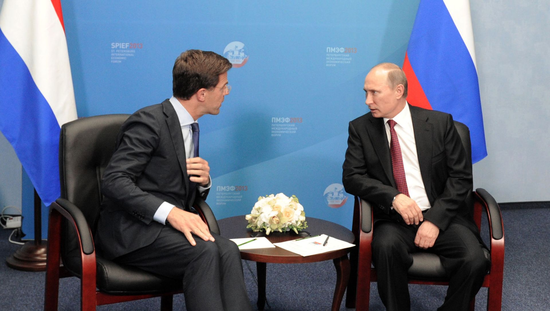 June 20, 2013. Russian President Vladimir Putin, right, and Prime Minister of the Netherlands Mark Rutte at a meeting at the 17th St. Petersburg International Economic Forum at Lenexpo June 20, 2013. Russian President Vladimir Putin, right, and Prime Minister of the Netherlands Mark Rutte at a meeting at the 17th St. Petersburg International Economic Forum at Lenexpo - Sputnik International, 1920, 28.06.2021