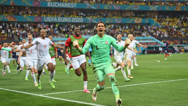 Soccer Football - Euro 2020 - Round of 16 - France v Switzerland - National Arena Bucharest, Bucharest, Romania - June 29, 2021   Switzerland's Yann Sommer celebrates after saving a penalty from France's Kylian Mbappe to win the shoot-out  - Sputnik International