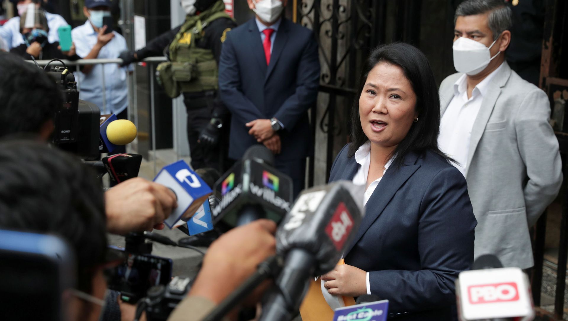 Peru's presidential candidate Keiko Fujimori addresses the media after delivering a letter requesting an international audit of the vote to the government palace, in Lima, Peru June 28, 2021. Peru's presidential candidate Keiko Fujimori addresses the media after delivering a letter requesting an international audit of the vote to the government palace, in Lima, Peru June 28, 2021. - Sputnik International, 1920, 29.06.2021