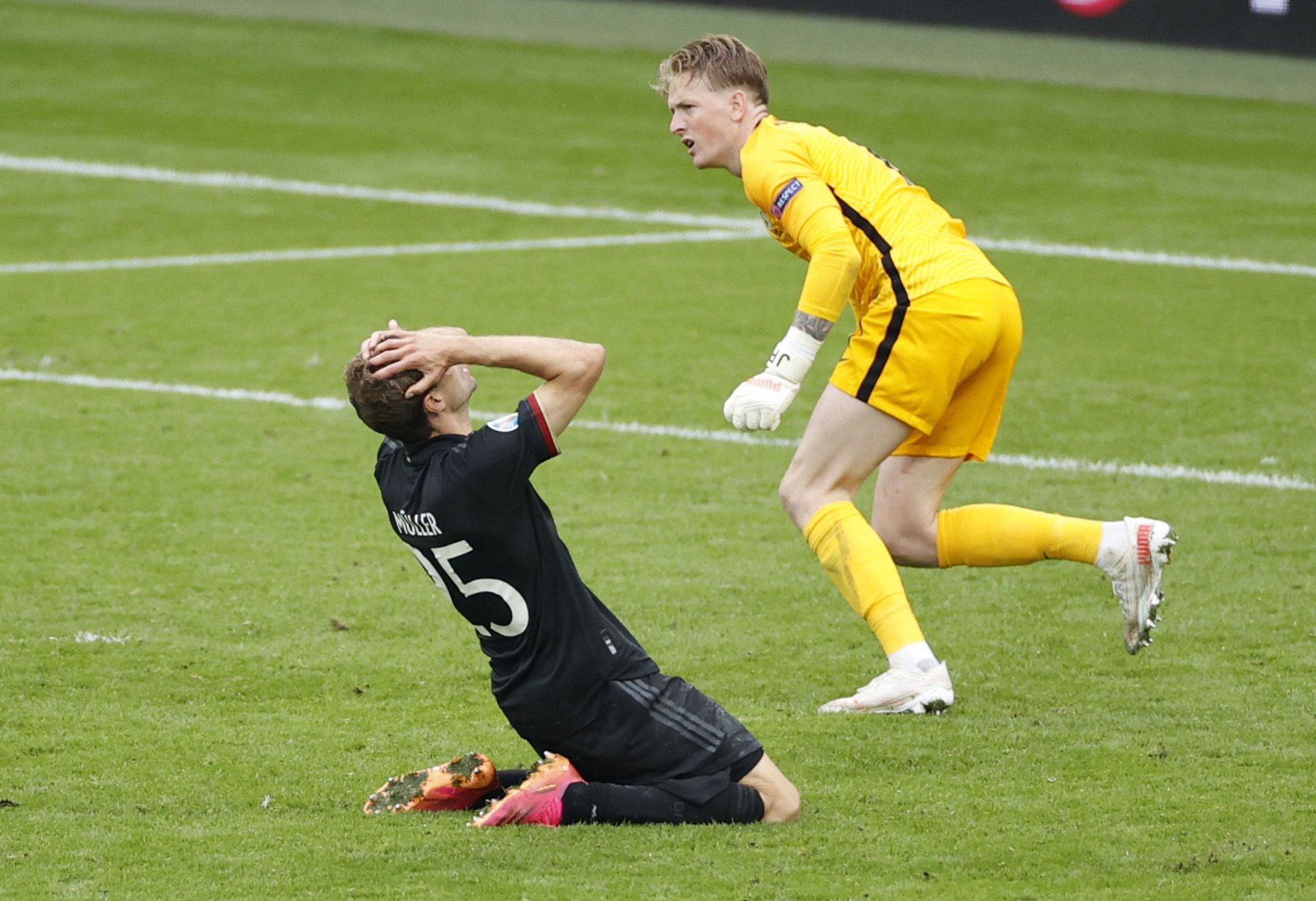 Euro 2020 - Round of 16 - England v Germany - Wembley Stadium, London, Britain - June 29, 2021 Germany's Thomas Mueller reacts after a missed chance as England's Jordan Pickford Euro 2020 - Round of 16 - England v Germany - Wembley Stadium, London, Britain - June 29, 2021 Germany's Thomas Mueller reacts after a missed chance as England's Jordan Pickford - Sputnik International, 1920, 07.09.2021