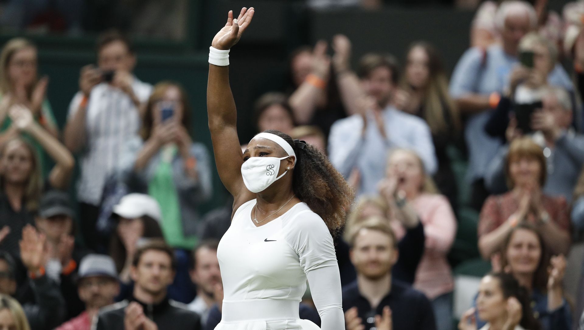 Tennis - Wimbledon - All England Lawn Tennis and Croquet Club, London, Britain - June 29, 2021 Serena Williams of the U.S. leaves court as she retires from her first round match against Belarus' Aliaksandra Sasnovich after sustaining an injury Tennis - Wimbledon - All England Lawn Tennis and Croquet Club, London, Britain - June 29, 2021 Serena Williams of the U.S. leaves court as she retires from her first round match against Belarus' Aliaksandra Sasnovich after sustaining an injury - Sputnik International, 1920, 29.06.2021