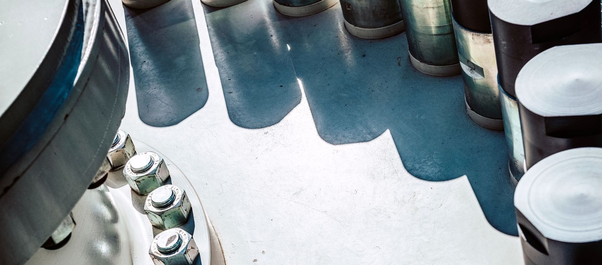 Piping systems and shut-off valves are pictured at the gas receiving station of the Nord Stream Baltic Sea pipeline, in Lubmin, Germany - Sputnik International, 1920, 30.06.2021