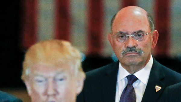 Trump Organization chief financial officer Allen Weisselberg looks on as then-U.S. Republican presidential candidate Donald Trump speaks during a news conference at Trump Tower in Manhattan, New York, U.S., May 31, 2016. - Sputnik International