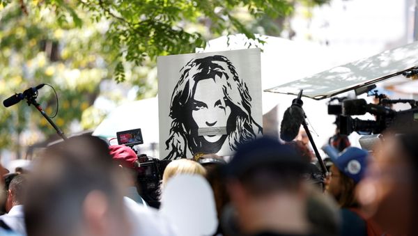 People protest in support of pop star Britney Spears on the day of a conservatorship case hearing at Stanley Mosk Courthouse in Los Angeles, California, U.S. June 23, 2021 People protest in support of pop star Britney Spears on the day of a conservatorship case hearing at Stanley Mosk Courthouse in Los Angeles, California, U.S. June 23, 2021 - Sputnik International
