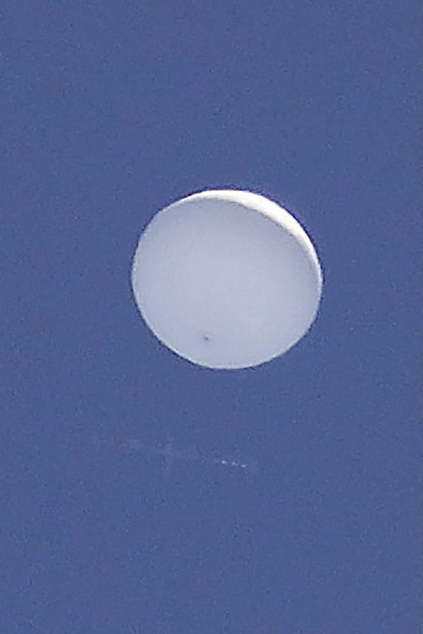 The picture, taken on 17 June 2020, shows a UFO above Aoba Ward in Sendai, Japan.  - Sputnik International