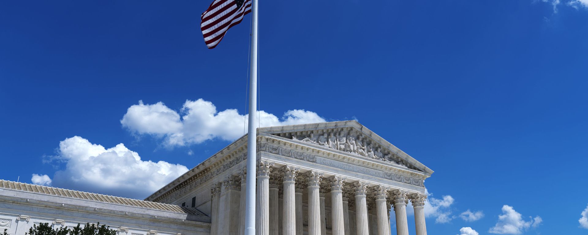The US Supreme Court is seen on Capitol Hill in Washington, Wednesday, June 30, 2021 - Sputnik International, 1920, 27.01.2022