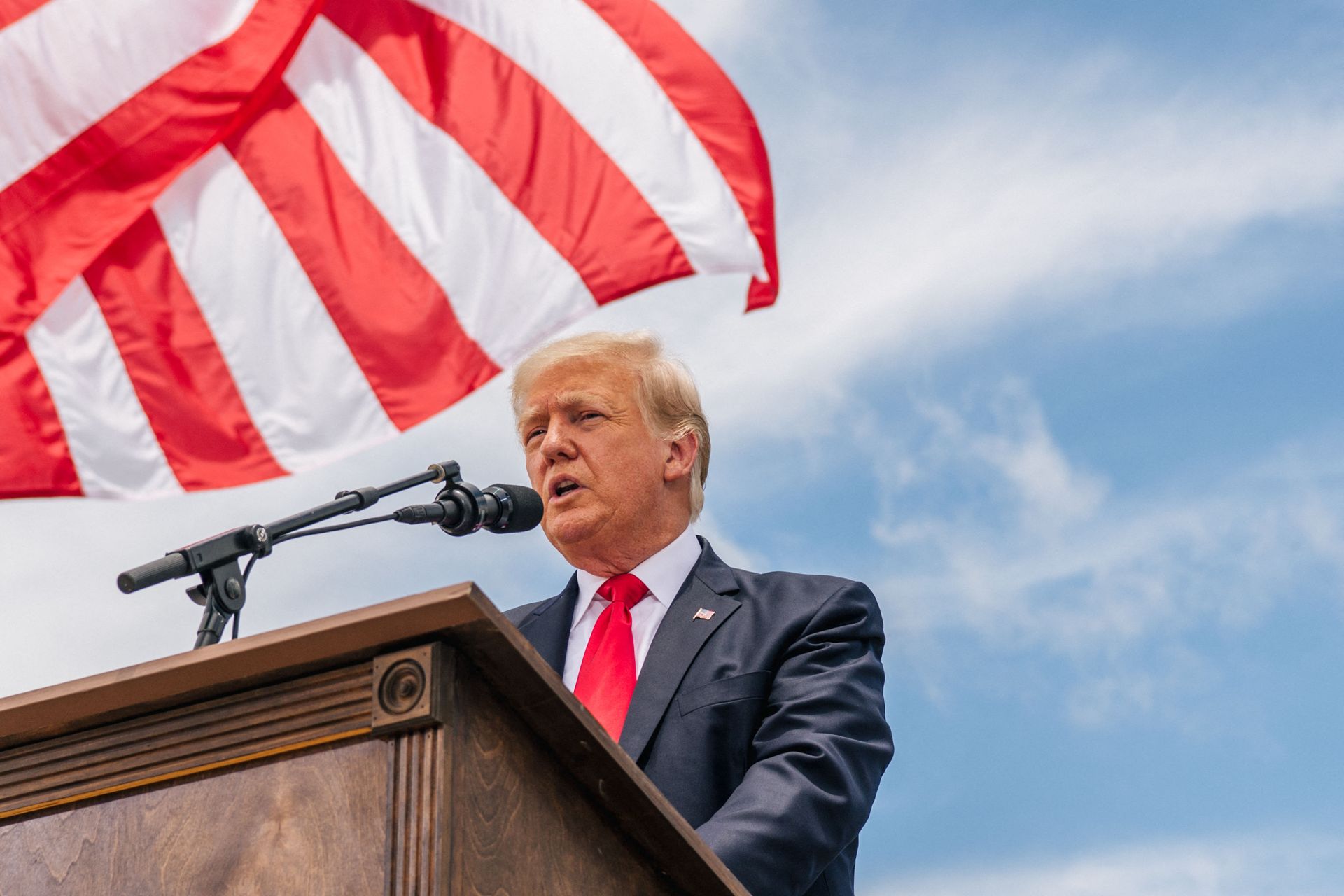 Former President Donald Trump speaks during a tour to an unfinished section of the border wall on June 30, 2021 in Pharr, Texas. Gov. Abbott has pledged to build a state-funded border wall between Texas and Mexico as a surge of mostly Central American immigrants crossing into the United States has challenged U.S. immigration agencies. So far in 2021, U.S. Border Patrol agents have apprehended more than 900,000 immigrants crossing into the United States on the southern border.  - Sputnik International, 1920, 07.09.2021