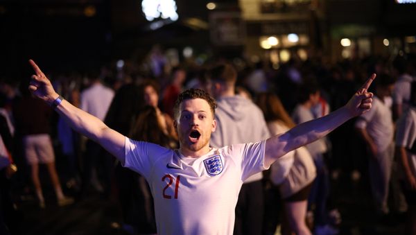 Euro 2020 - Fans gather in London ahead of Ukraine v England Euro 2020 - Fans gather in London ahead of Ukraine v England - Sputnik International