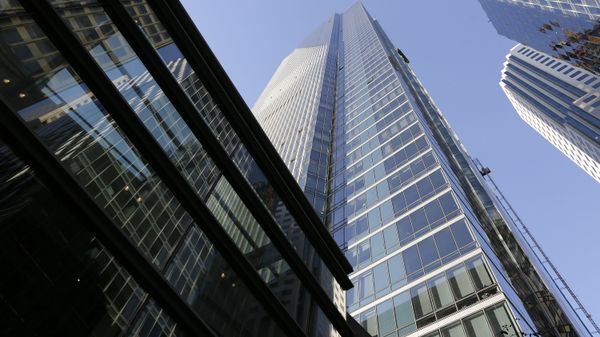 This Sept. 26, 2016 file photo shows the Millennium Tower in San Francisco. San Francisco building officials have issued another violation against the sinking Millennium Tower after city-ordered inspection crews found another cracked window. KNTV of San Jose reported Tuesday, Oct. 23, 2018, the latest cracked window was found during an inspection last week. The television station first reported a window cracked unexpectedly on the 36th floor of the troubled high-rise over Labor Day. (AP Photo/Eric Risberg, File) - Sputnik International