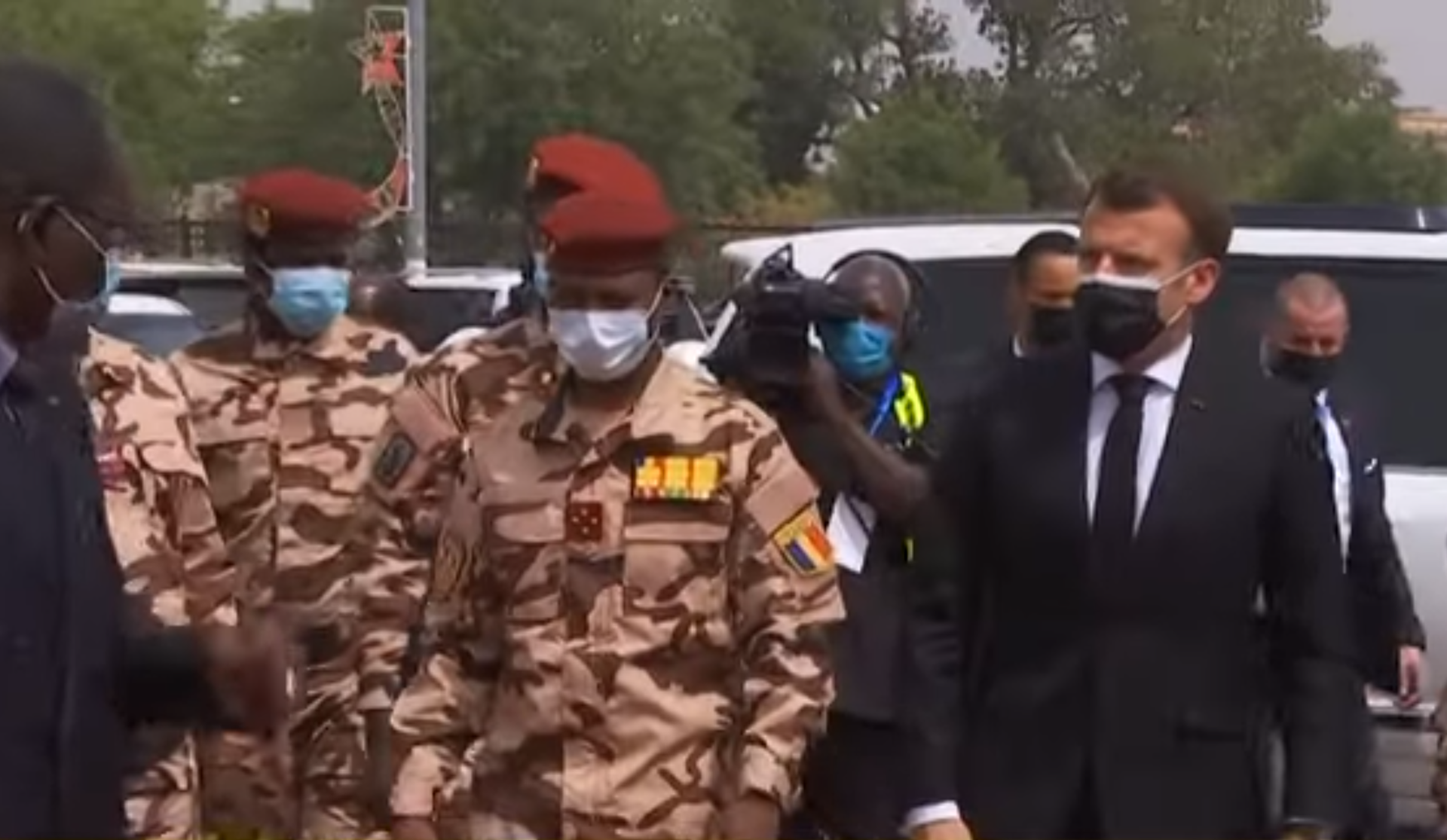 Mahamat Idriss Deby Itno, the head of Chad's Military Transition Council, and French President Emmanuel Macron meet at the Elysee Palace in Paris on July 4, 2021 Mahamat Idriss Deby Itno, the head of Chad's Military Transition Council, and French President Emmanuel Macron meet at the Elysee Palace in Paris on July 4, 2021 - Sputnik International, 1920, 25.10.2022