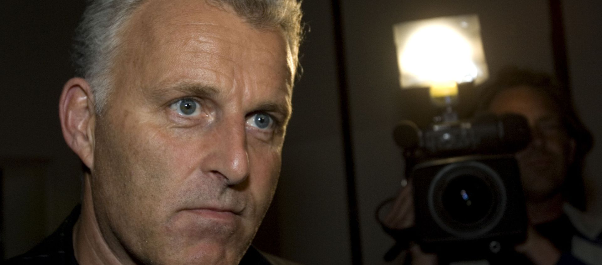 In this Thursday Jan. 31, 2008 file photo, Dutch crime reporter Peter R. de Vries reacts prior to attending a live TV show in Amsterdam, Netherlands. - Sputnik International, 1920, 15.07.2021