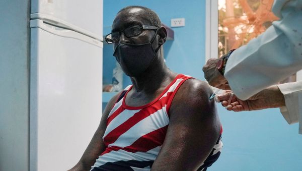 A man is vaccinated at a vaccination center amid concerns about the spread of the coronavirus disease (COVID-19) in Havana, Cuba, June 17, 2021 - Sputnik International