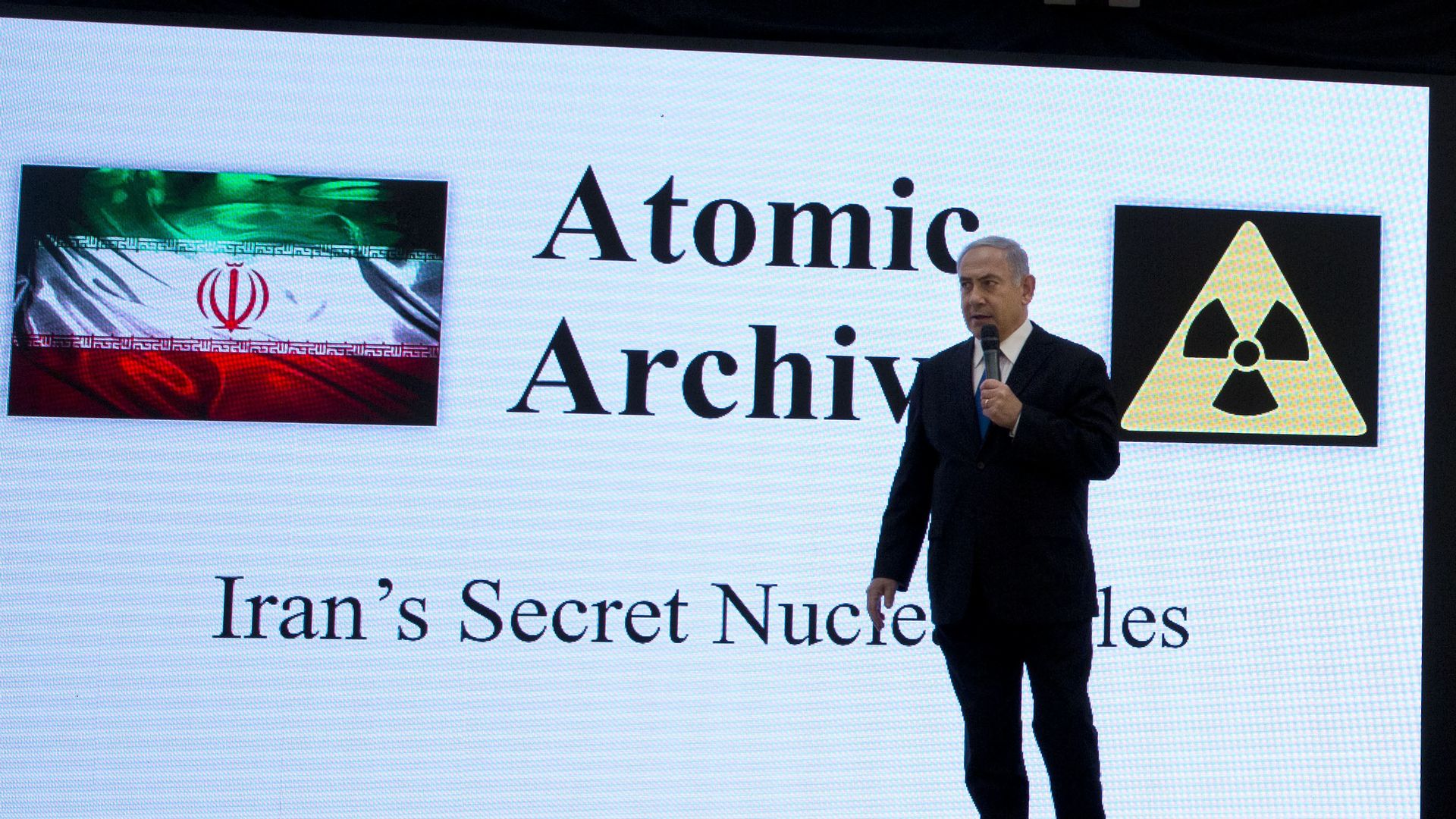 Israeli Prime Minister Benjamin Netanyahu presents material on Iranian nuclear weapons development during a press conference in Tel Aviv, Monday, April 30 2018 - Sputnik International, 1920, 02.09.2021