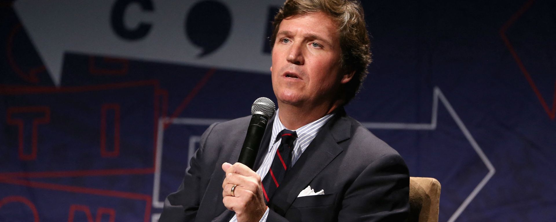 Tucker Carlson speaks onstage during Politicon 2018 at Los Angeles Convention Center on October 21, 2018 in Los Angeles, California Tucker Carlson speaks onstage during Politicon 2018 at Los Angeles Convention Center on October 21, 2018 in Los Angeles, California - Sputnik International, 1920, 12.03.2022