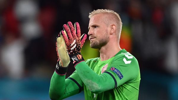 Soccer Football - Euro 2020 - Semi Final - England v Denmark - Wembley Stadium, London, Britain - July 7, 2021 Denmark's Kasper Schmeichel applauds fans after the match - Sputnik International