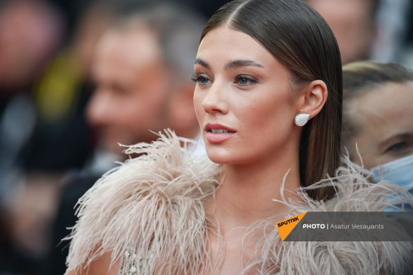 Lorena Rae in Elie Saab during the red carpet arrivals.  - Sputnik International