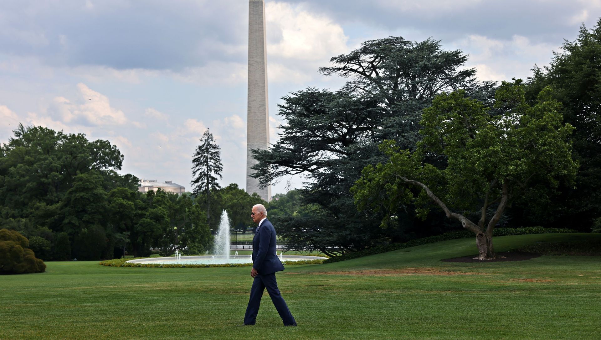 U.S. President Joe Biden departs the White House in Washington, U.S., July 9, 2021 for Wilimington, Delaware. U.S. President Joe Biden departs the White House in Washington, U.S., July 9, 2021 for Wilimington, Delaware. - Sputnik International, 1920, 09.07.2021