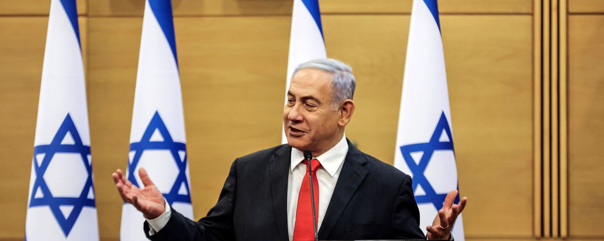 The leader of the Israeli opposition Benjamin Netanyahu speaks during a meeting with his party Likud in the Knesset, the Israeli Parliament, in Jerusalem on 14 June 2021.  - Sputnik International, 1920, 20.09.2021