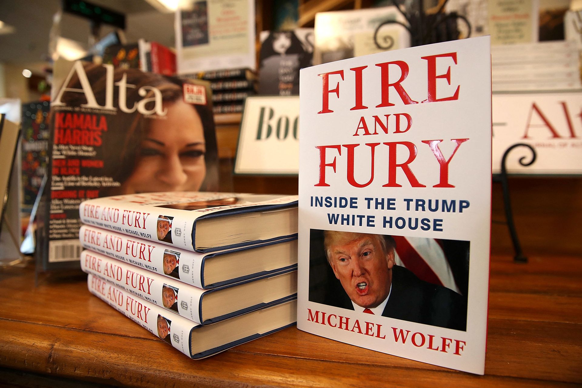 Copies of the book Fire and Fury by author Michael Wolff are displayed on a shelf at Book Passage on January 5, 2018 in Corte Madera, California. Copies of the book Fire and Fury by author Michael Wolff are displayed on a shelf at Book Passage on January 5, 2018 in Corte Madera, California. - Sputnik International, 1920, 07.09.2021
