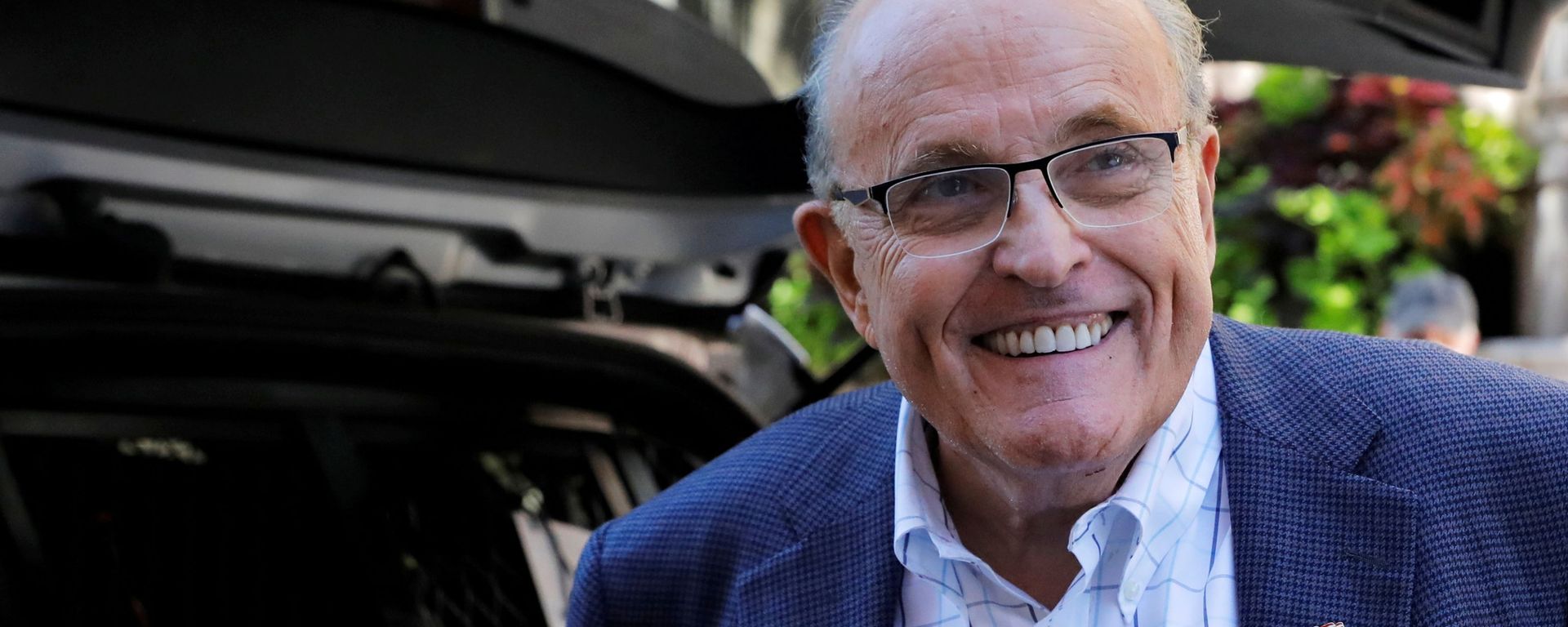 Former New York City Mayor Rudy Giuliani is seen outside his apartment building after his law license was suspended in Manhattan in New York City, New York, U.S., June 24, 2021. Former New York City Mayor Rudy Giuliani is seen outside his apartment building after his law license was suspended in Manhattan in New York City, New York, U.S., June 24, 2021. - Sputnik International, 1920, 16.02.2022