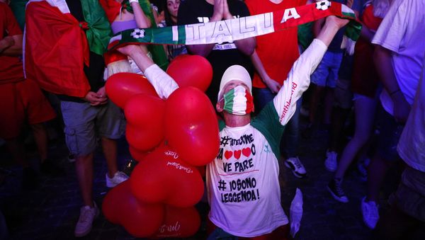 Fans gather for Italy v England - Piazza del Popolo, Rome, Italy - July 11, 2021 Fans gather for Italy v England - Piazza del Popolo, Rome, Italy - July 11, 2021 - Sputnik International