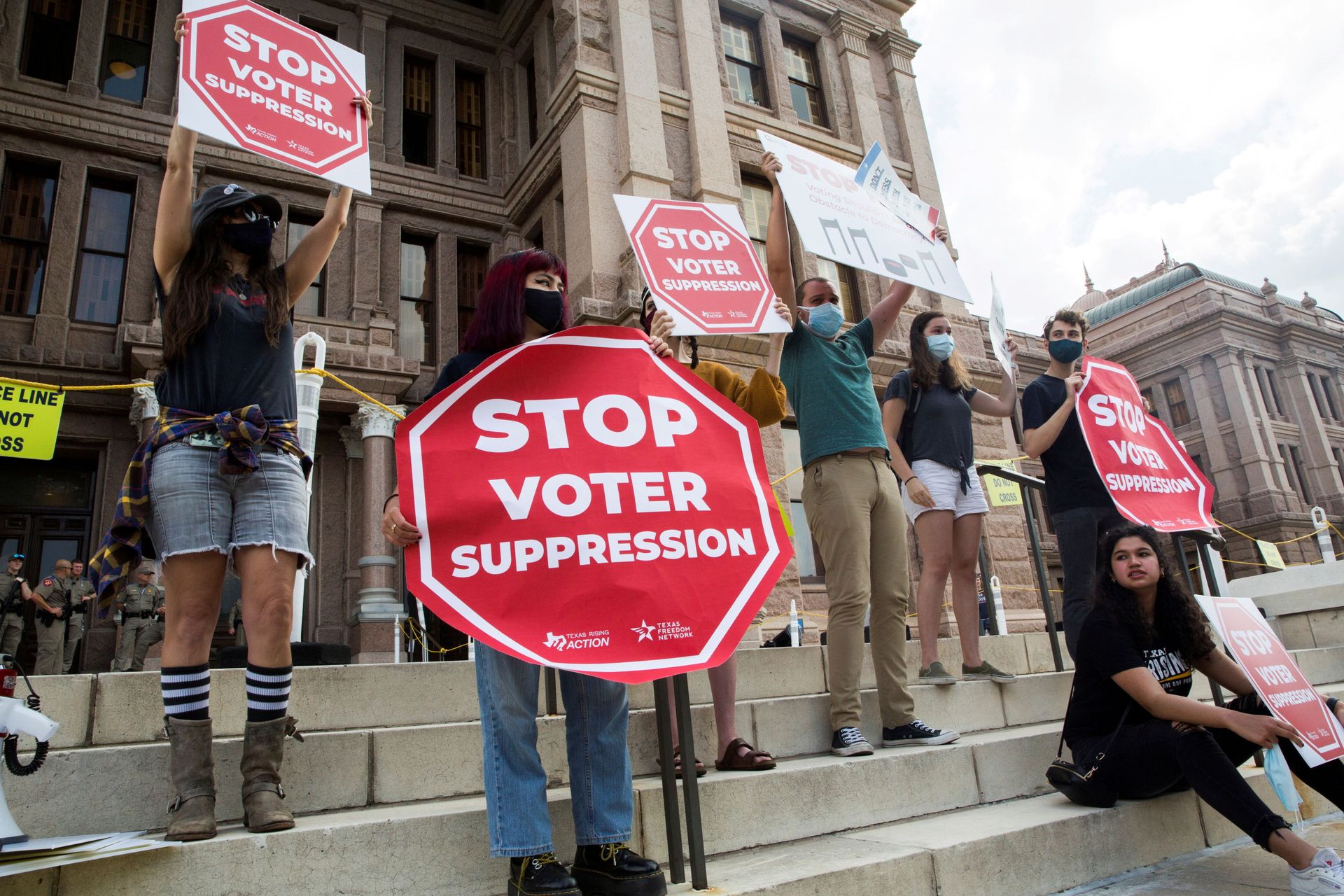 Voting rights activists gather during a protest against Texas legislators who are advancing a slew of new voting restrictions in Austin, Texas, U.S., May 8, 2021 Voting rights activists gather during a protest against Texas legislators who are advancing a slew of new voting restrictions in Austin, Texas, U.S., May 8, 2021 - Sputnik International, 1920, 07.09.2021
