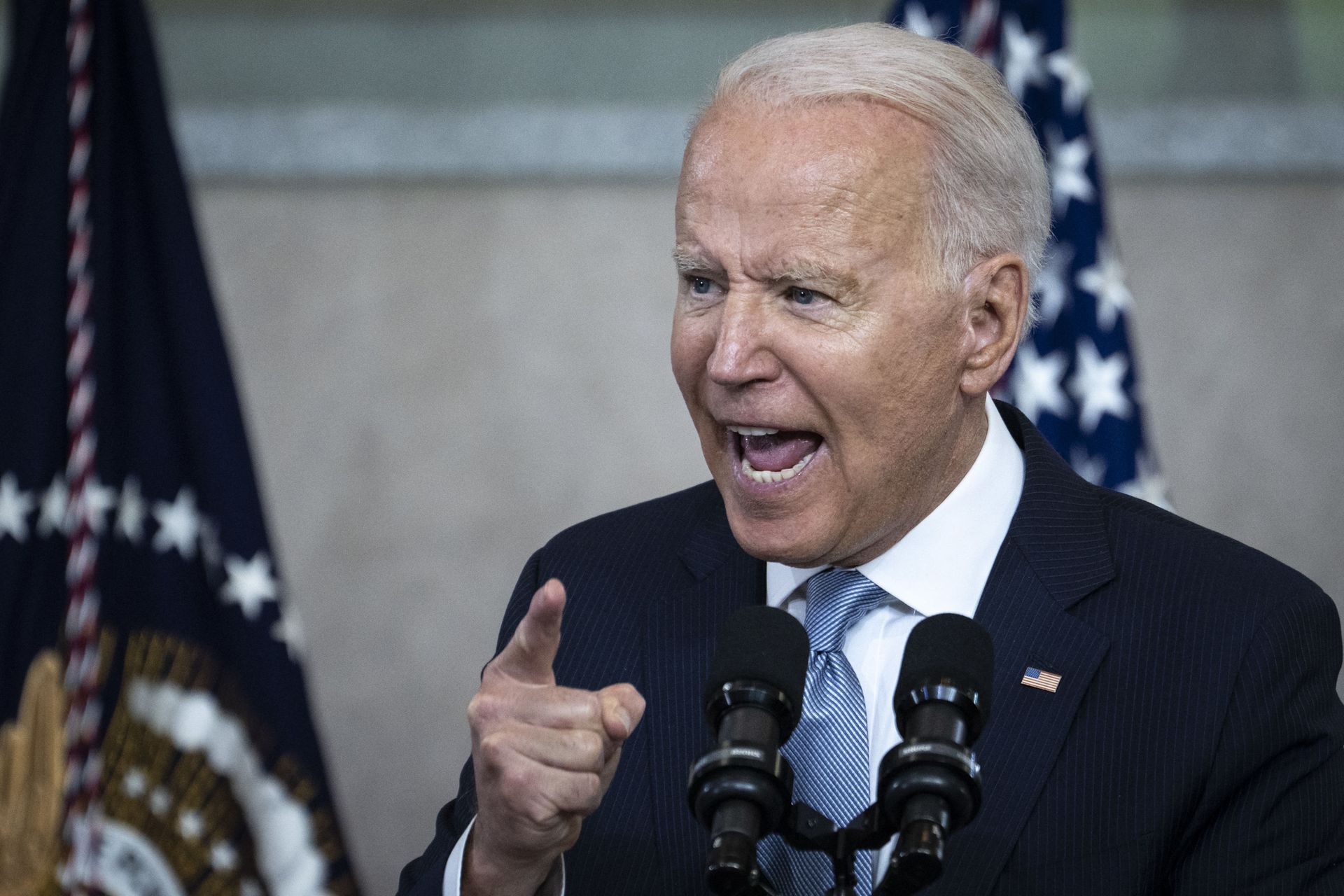 U.S. President Joe Biden speaks about voting rights at the National Constitution Center on July 13, 2021 in Philadelphia, Pennsylvania. Biden and Congressional Democrats are set to make another push for sweeping voting rights legislation as Republican state legislatures across the country continue to pass controversial voting access laws. - Sputnik International, 1920, 07.09.2021