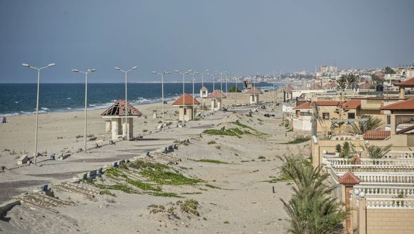 A picture taken on July 26, 2018, during an army-organised tour, shows a general view of the beach of el-Arish city in the northern Sinai Peninsula - Sputnik International