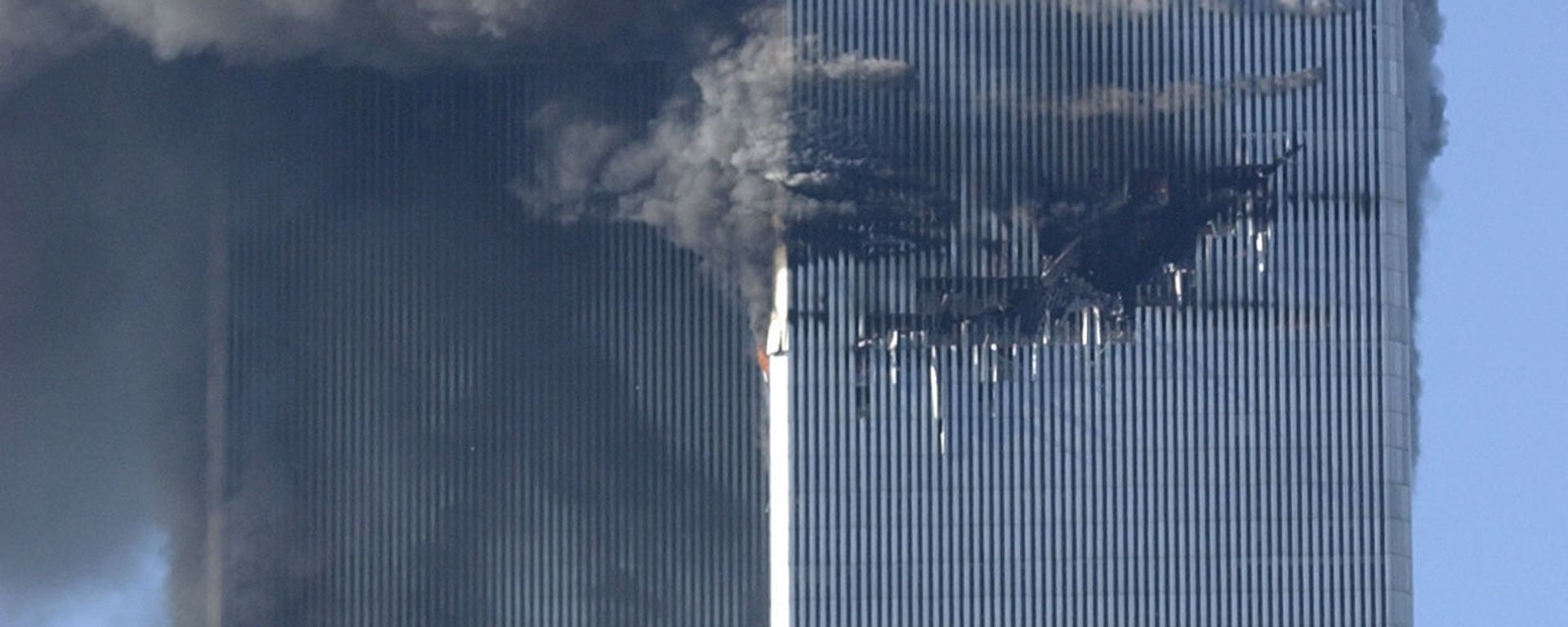 Smoke billows from the North and South Towers of the World Trade Center before they collapsed on September 11, 2001 in New York, NY Smoke billows from the North and South Towers of the World Trade Center before they collapsed on September 11, 2001 in New York, NY - Sputnik International, 1920, 11.09.2021