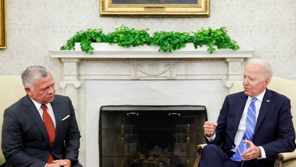 U.S. President Joe Biden meets with Jordan's King Abdullah II and Crown Prince Hussein bin Abdullah II (not pictured) in the Oval Office at the White House in Washington, U.S. July 19, 2021.  - Sputnik International