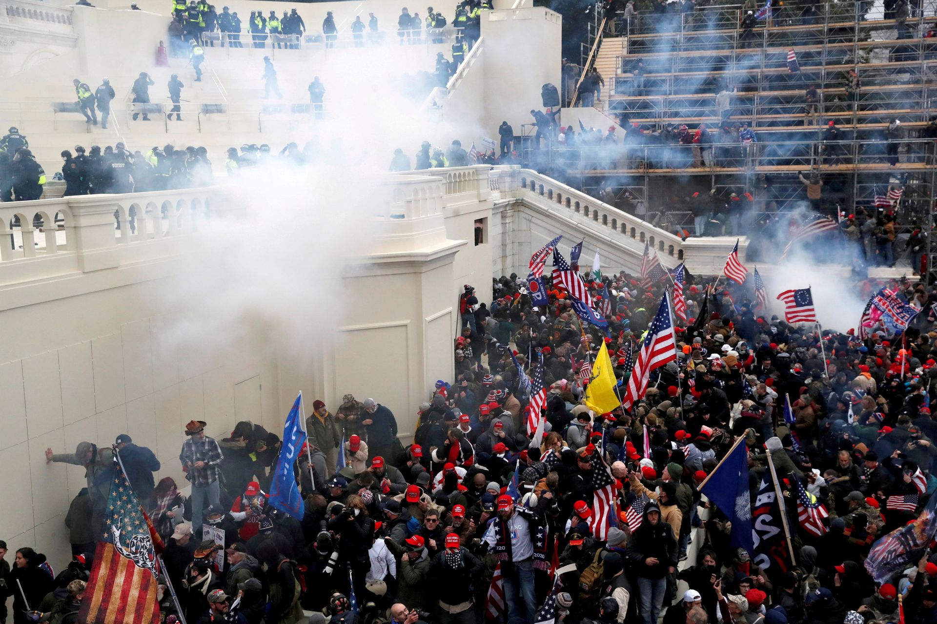 Police release tear gas into a crowd of pro-Trump protesters during clashes at a rally to contest the certification of the 2020 U.S. presidential election results by the U.S. Congress, at the U.S. Capitol Building in Washington, U.S, January 6, 2021. Police release tear gas into a crowd of pro-Trump protesters during clashes at a rally to contest the certification of the 2020 U.S. presidential election results by the U.S. Congress, at the U.S. Capitol Building in Washington, U.S, January 6, 2021. - Sputnik International, 1920, 07.09.2021