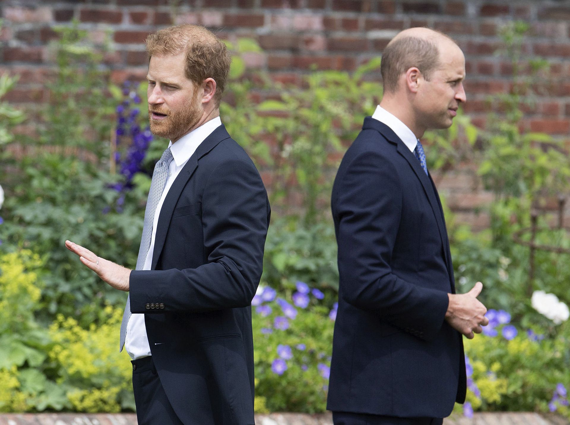 Prince Harry, left, and Prince William stand together during the unveiling of a statue they commissioned of their mother Princess Diana, on what woud have been her 60th birthday, in the Sunken Garden at Kensington Palace, London, Thursday July 1, 2021 Prince Harry, left, and Prince William stand together during the unveiling of a statue they commissioned of their mother Princess Diana, on what woud have been her 60th birthday, in the Sunken Garden at Kensington Palace, London, Thursday July 1, 2021 - Sputnik International, 1920, 07.09.2021