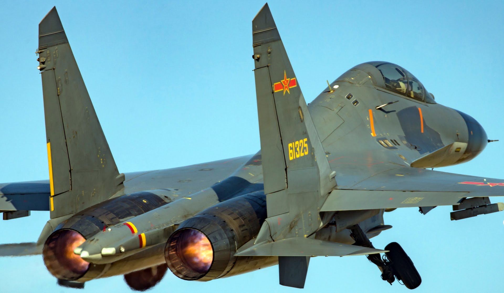 A J-11BS fighter jet attached to an aviation brigade of the Chinese air force (PLAAF) under the PLA Northern Theater Command takes off for a combat sortie during a flight training exercise on January 3, 2017. - Sputnik International, 1920, 19.12.2022