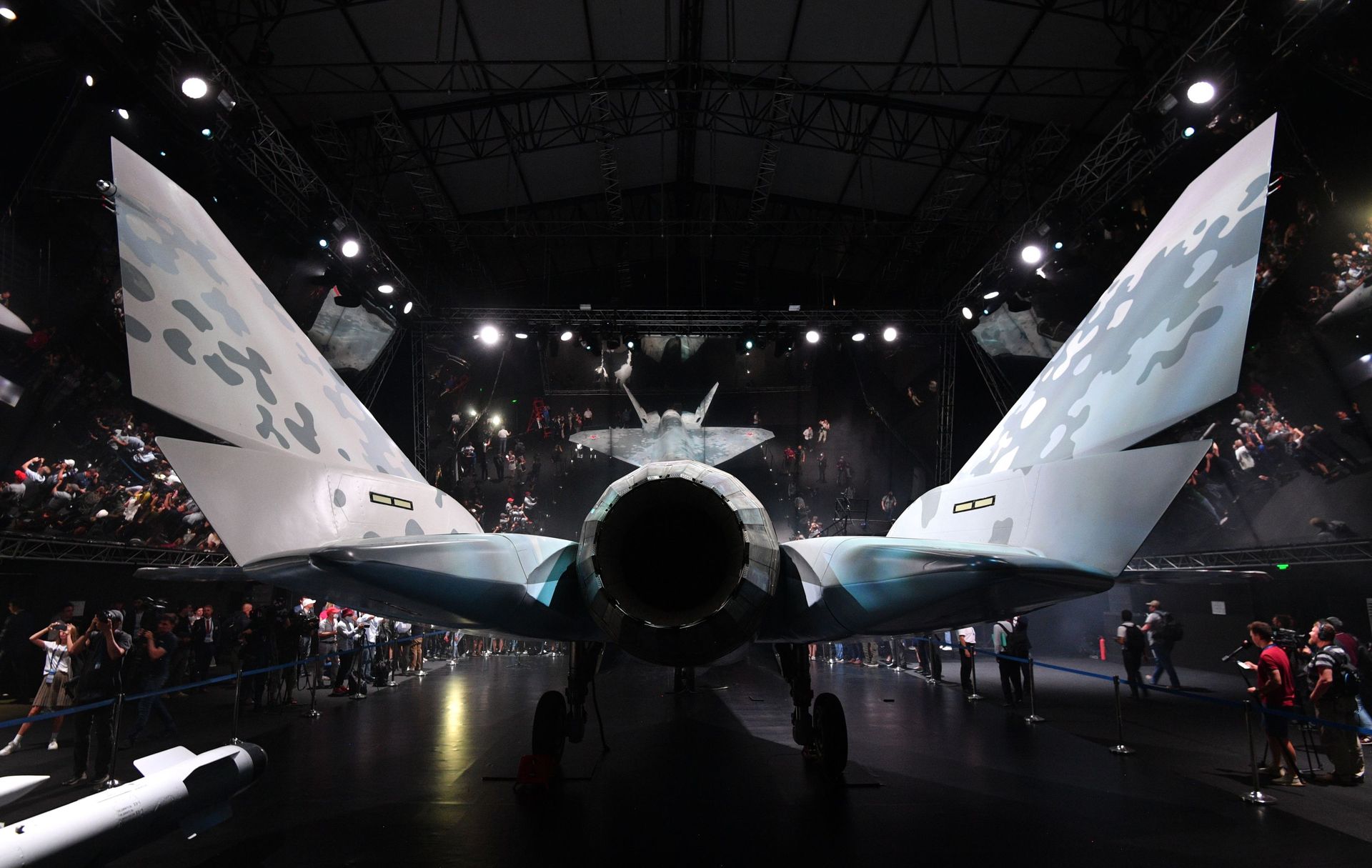 Prototype of the Checkmate fifth-generation fighter at the MAKS air show, showing the aircraft's four tail surfaces and single engine, which is unusual for Russian aircraft. - Sputnik International, 1920, 07.09.2021