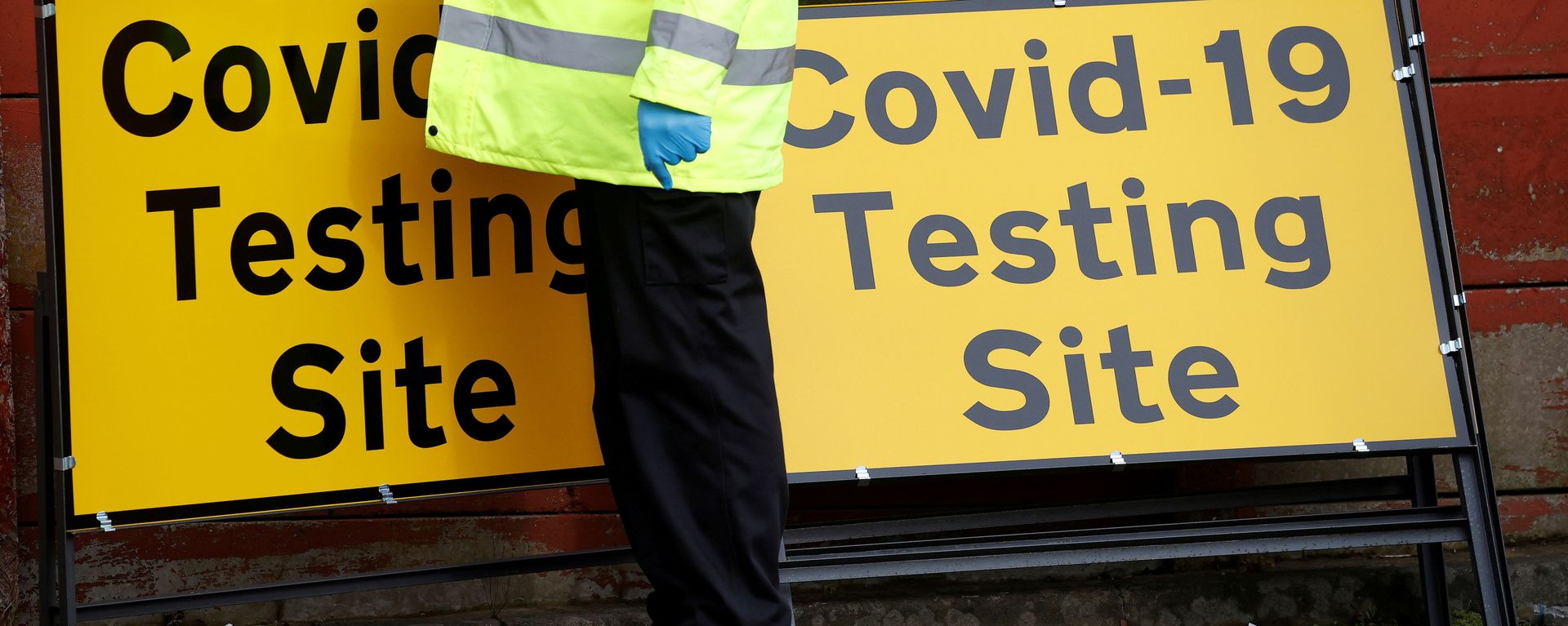 FILE PHOTO: Mobile testing centre during the outbreak of the coronavirus disease (COVID-19) in the Moston area of Manchester on 17 February 2021. - Sputnik International, 1920, 21.07.2021