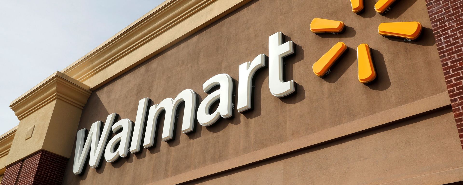 The exterior of a Walmart department store pictured in West Haven, Connecticut, U.S., February 17, 2021. The exterior of a Walmart department store pictured in West Haven, Connecticut, U.S., February 17, 2021. - Sputnik International, 1920, 12.02.2022