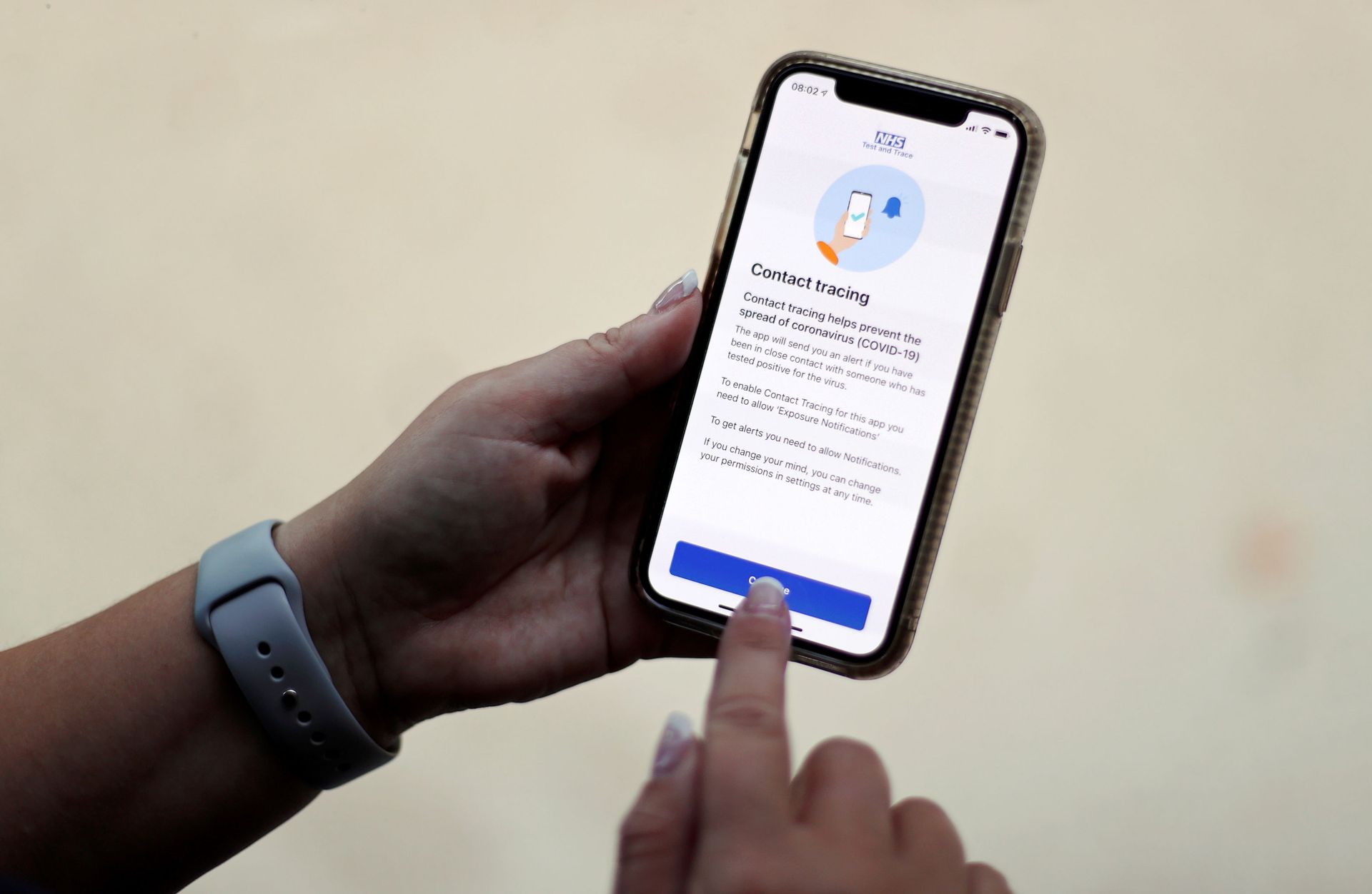 FILE PHOTO: The coronavirus disease (COVID-19) contact tracing smartphone app of Britain's National Health Service (NHS) is displayed on an iPhone in this illustration photograph taken in Keele, Britain, September 24, 2020. FILE PHOTO: The coronavirus disease (COVID-19) contact tracing smartphone app of Britain's National Health Service (NHS) is displayed on an iPhone in this illustration photograph taken in Keele, Britain, September 24, 2020. - Sputnik International, 1920, 07.09.2021