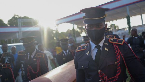 Pallbearers in military attire carry the coffin holding the body of late Haitian President Jovenel Moise after he was shot dead at his home in Port-au-Prince earlier this month, in Cap-Haitien, July 23, 2021. REUTERS/Ricardo Arduengo - Sputnik International
