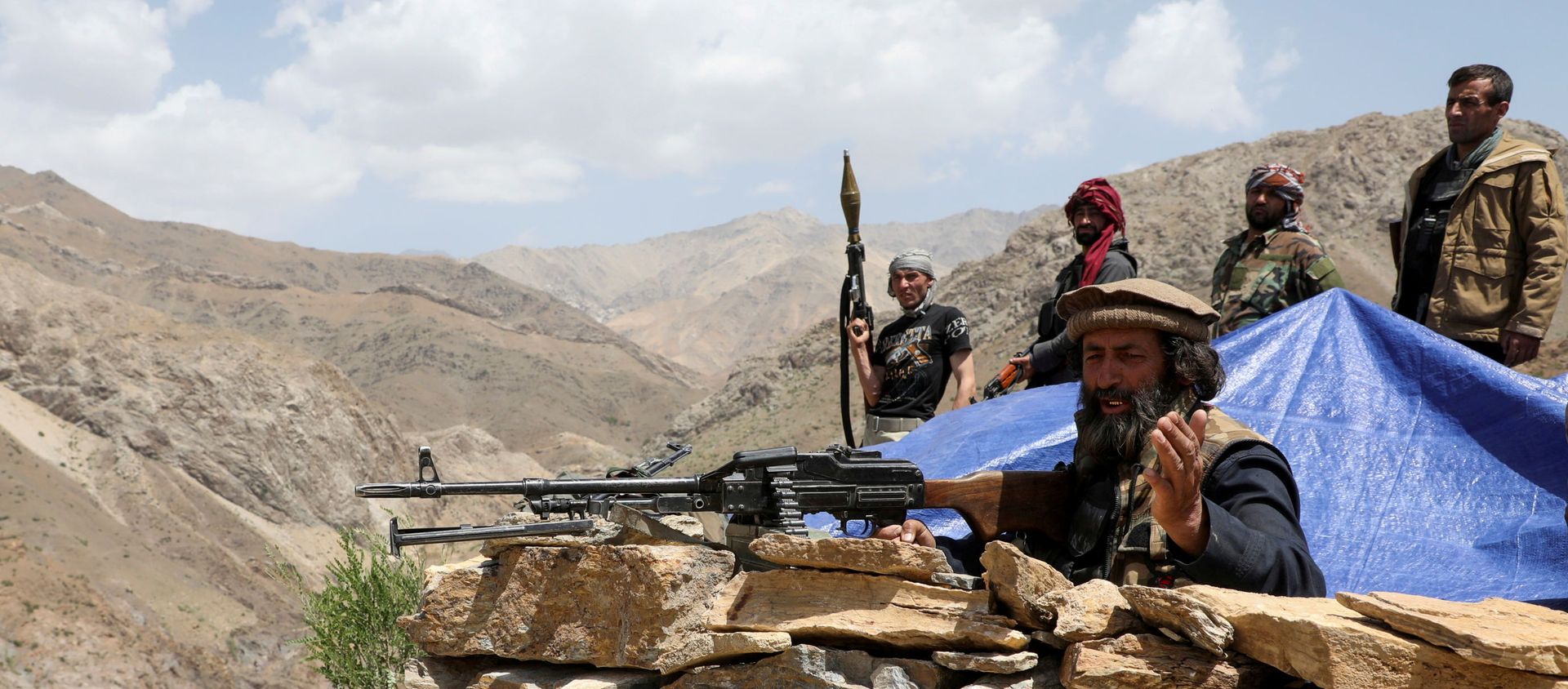 Armed men who are against Taliban uprising stand at their check post, at the Ghorband District, Parwan Province, Afghanistan June 29, 2021. - Sputnik International, 1920, 08.08.2021