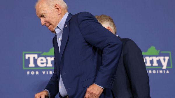 U.S. President Joe Biden participates in a campaign event for Virginia gubernatorial candidate Terry McAuliffe at Lubber Run Park in Arlington, Virginia, U.S., July 23, 2021 - Sputnik International