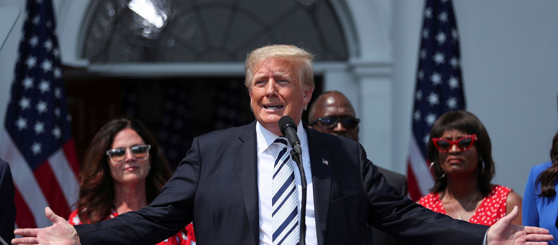 Former US President Donald Trump speaks to media at his golf club in Bedminster, New Jersey, 7 July 2021 - Sputnik International, 1920, 02.08.2021