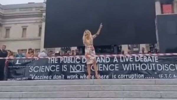Former nurse Kate Shemirani speaking at London rally - Sputnik International